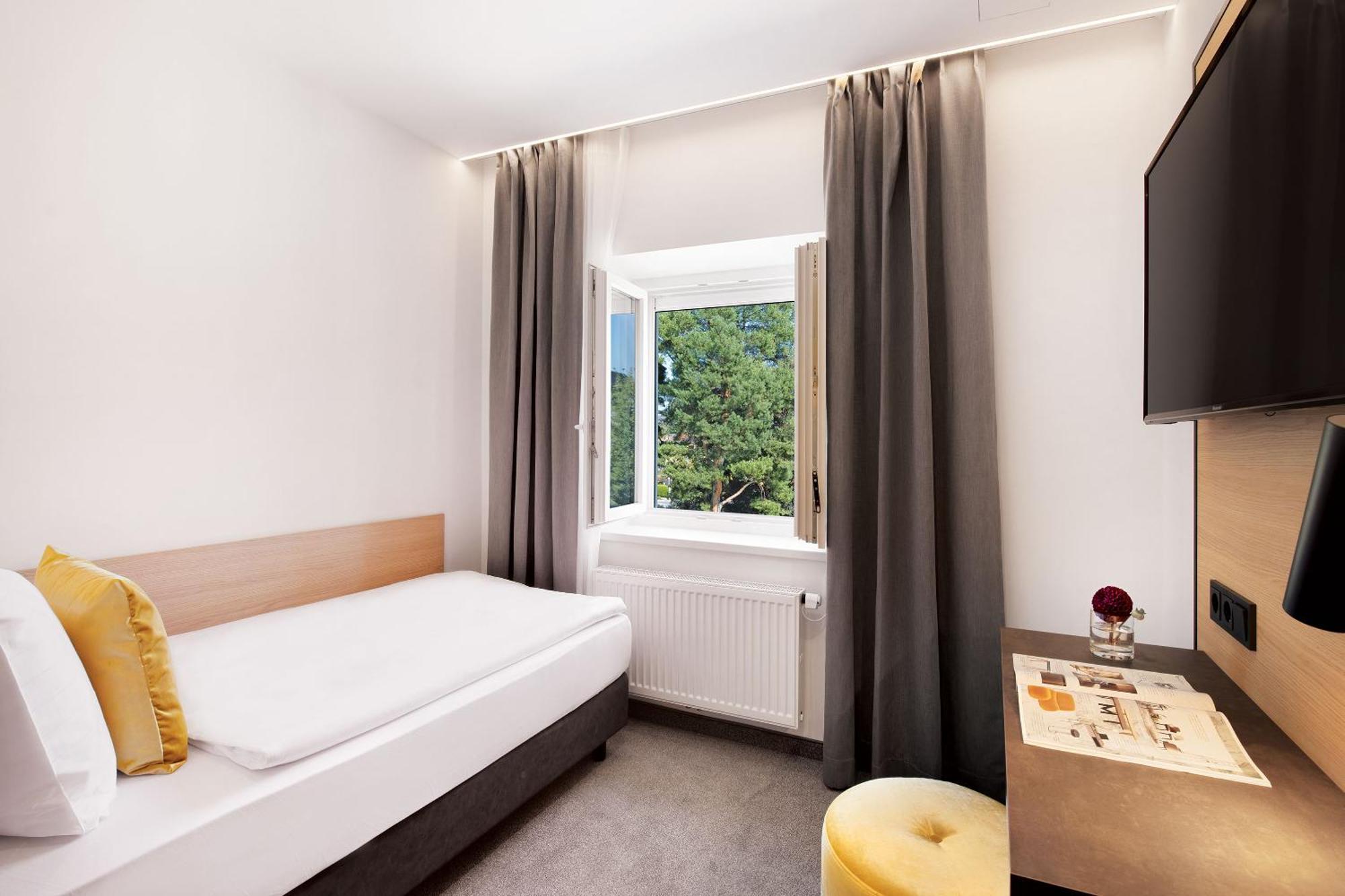 Stadthotel Oberndorf - 24H Self Check-In Terminal Oberndorf bei Salzburg Rom bilde